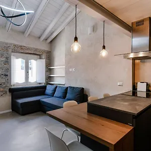  Appartamento House Of Glass Cathedral View - The House Of Travelers